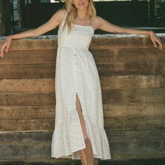 NWT Embroidered Maxi Dress - Picture 5 of 5